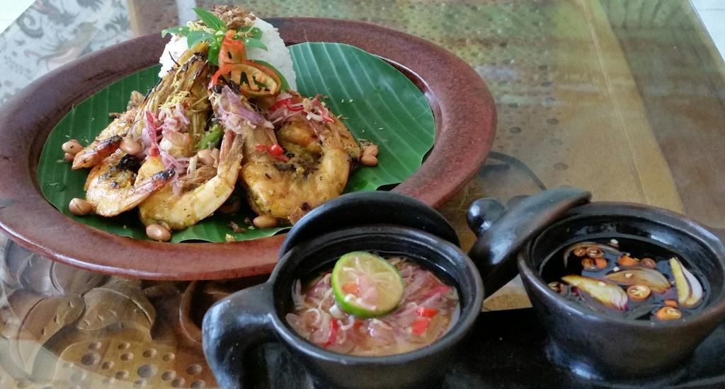 Tempatku Indonesian Restaurant And Rooms Senggigi Exterior foto